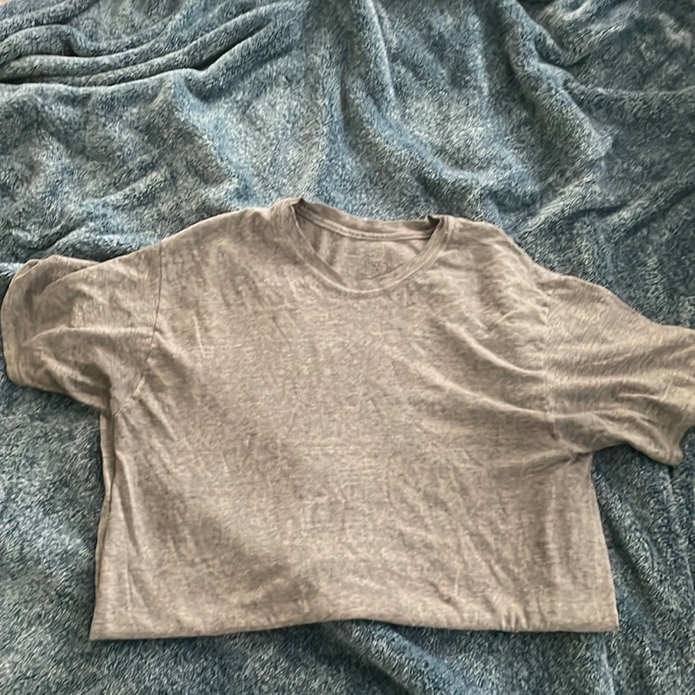 Small Hanes shirt